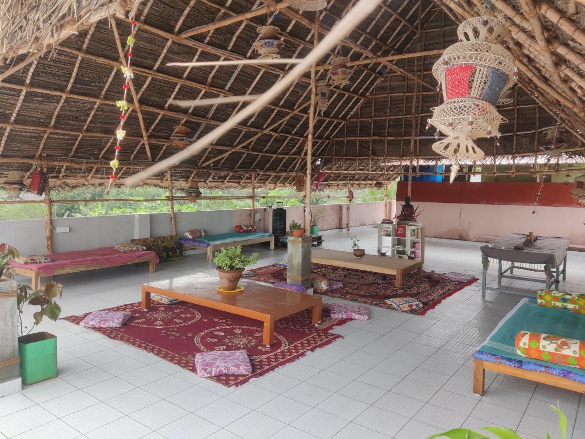 Woodpacker Hostel Auroville Pondicherry ภายนอก รูปภาพ
