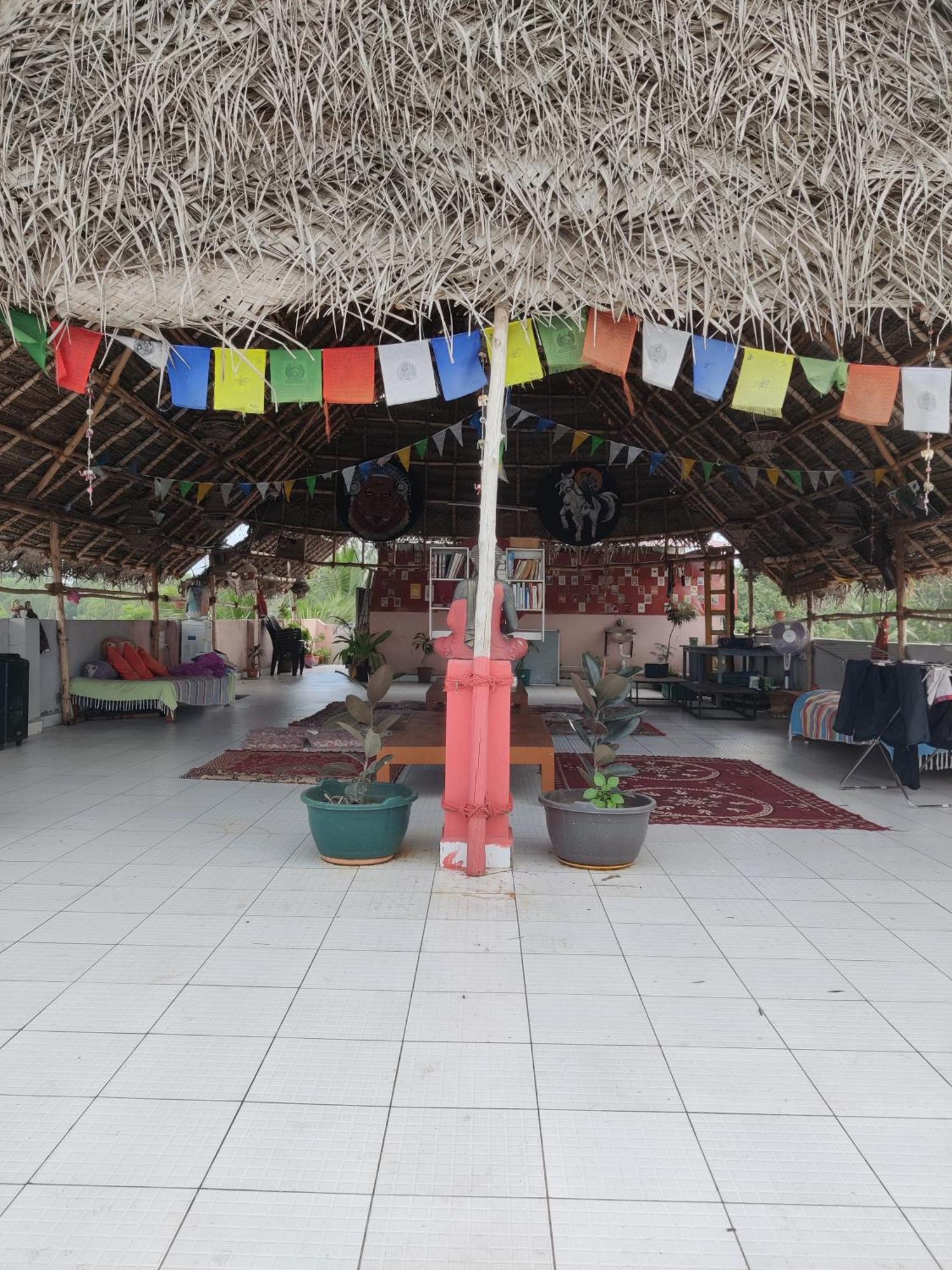 Woodpacker Hostel Auroville Pondicherry ภายนอก รูปภาพ